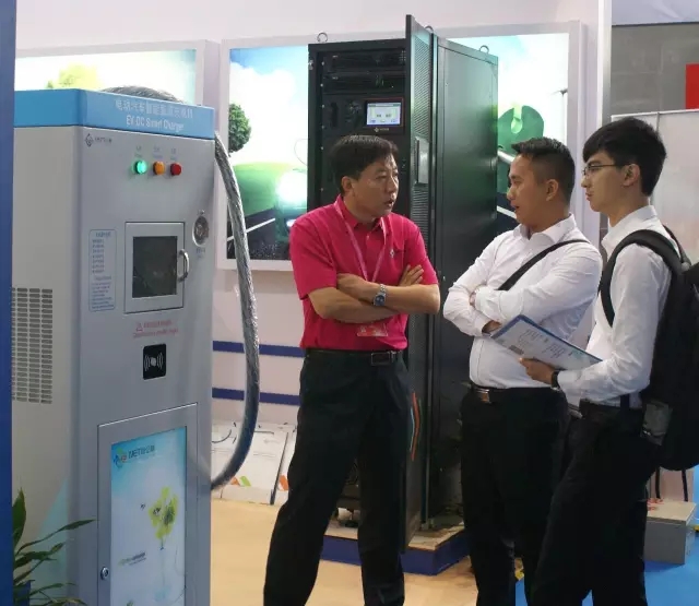 參展產(chǎn)品(恩億梯直流充電樁和一體化電源) 參展產(chǎn)品(恩億梯直流充電樁和一體化電源)